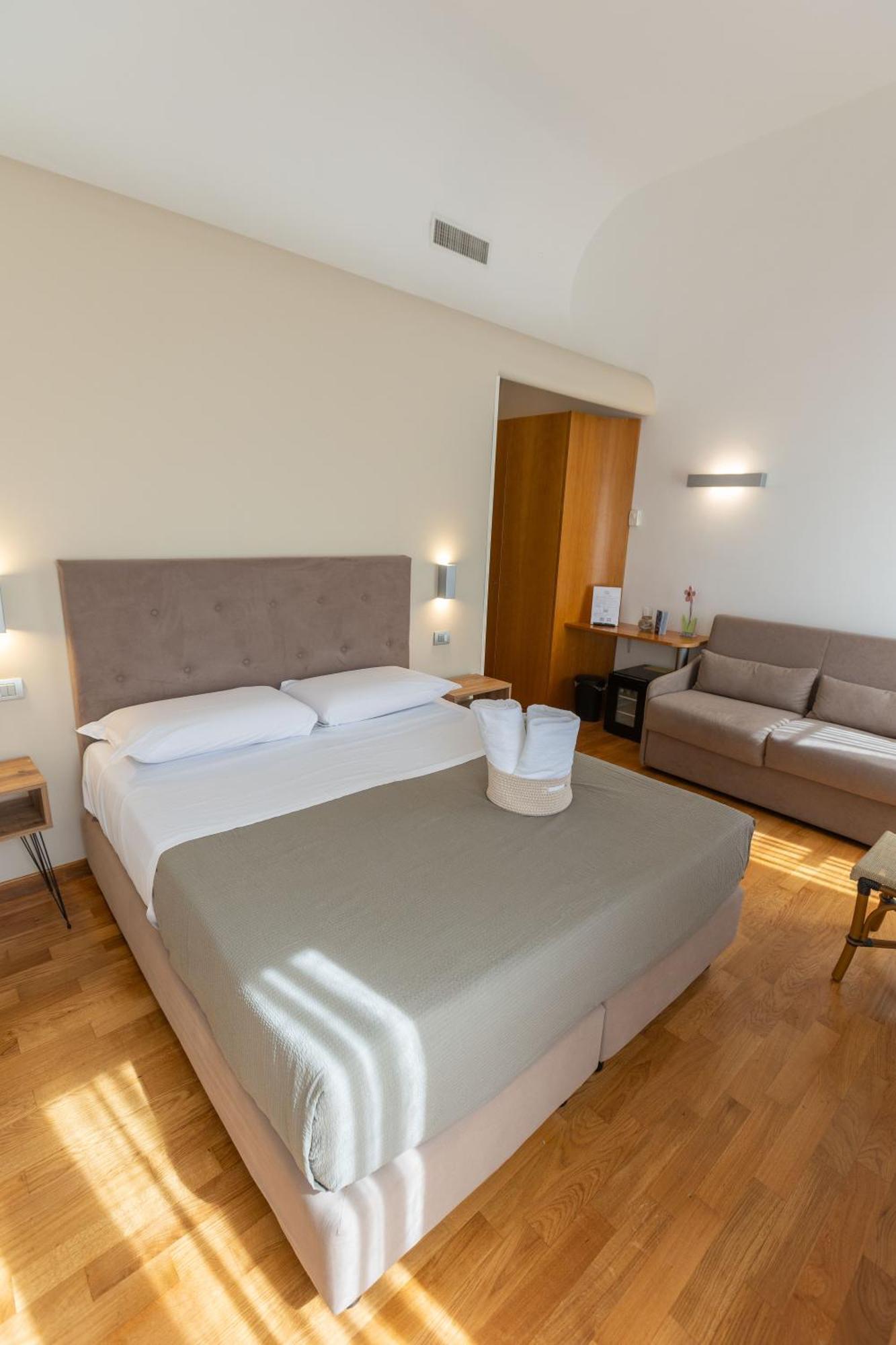 Lungomare Suite & Spa Неаполь Экстерьер фото